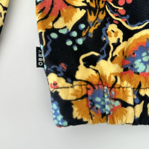 OBEY Sweater - Picture 6 of 7